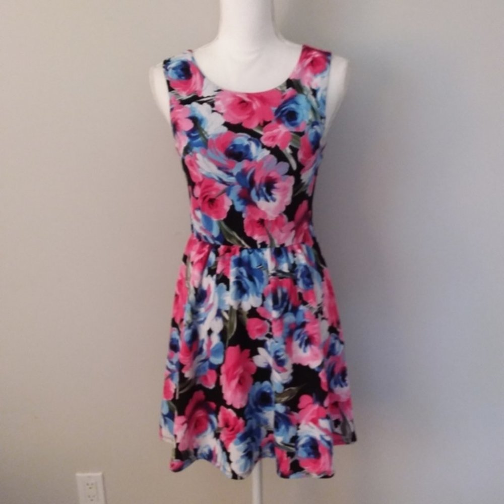 Bundle of 8 Dresses All Size Small by Great Designers - Picture 8 of 9